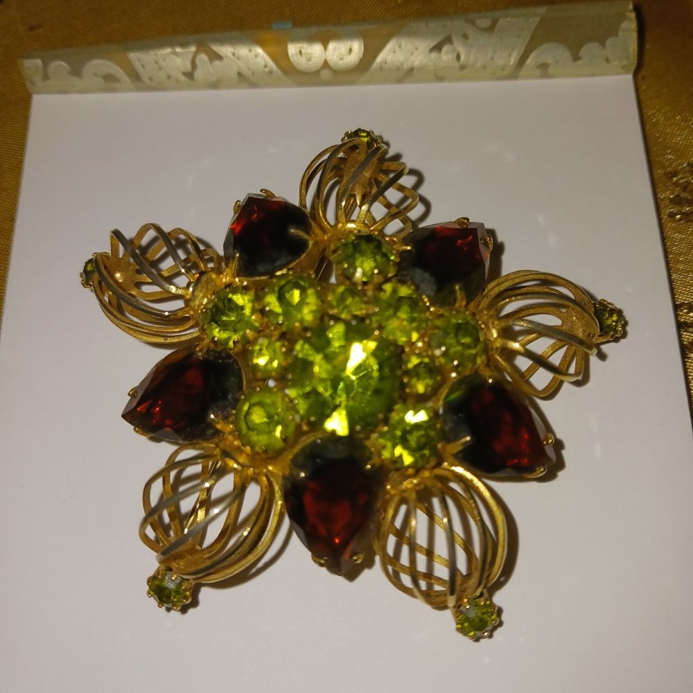 Brooch - Picture 2 of 4